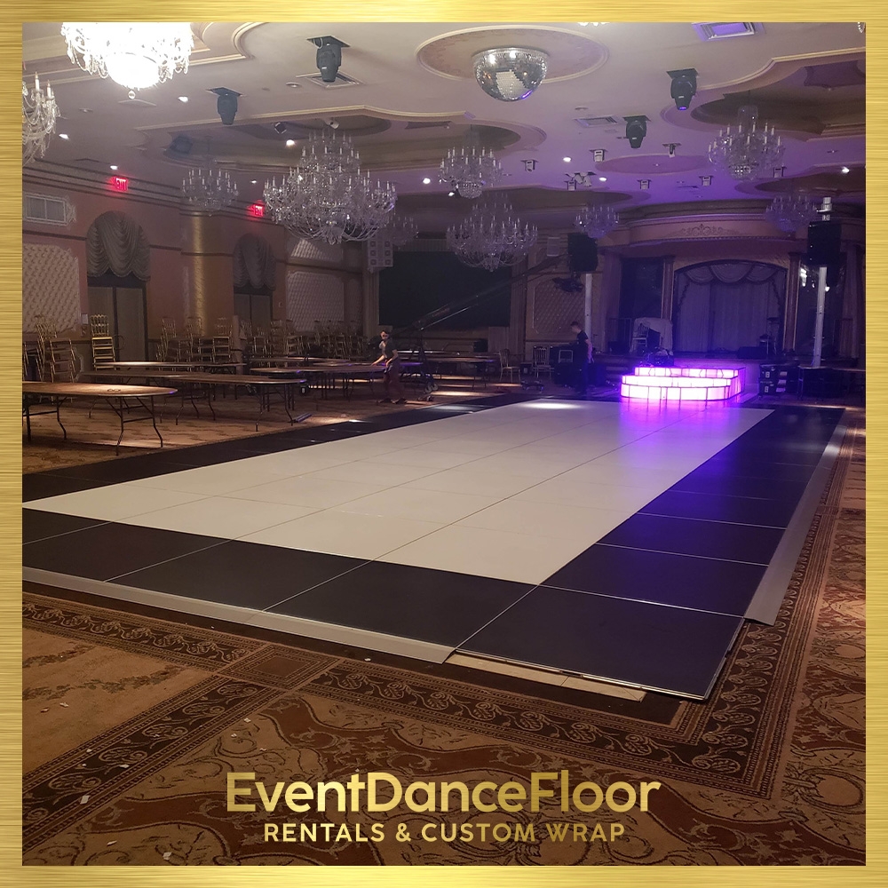 Can I customize the size of a black and white checkered dance floor?