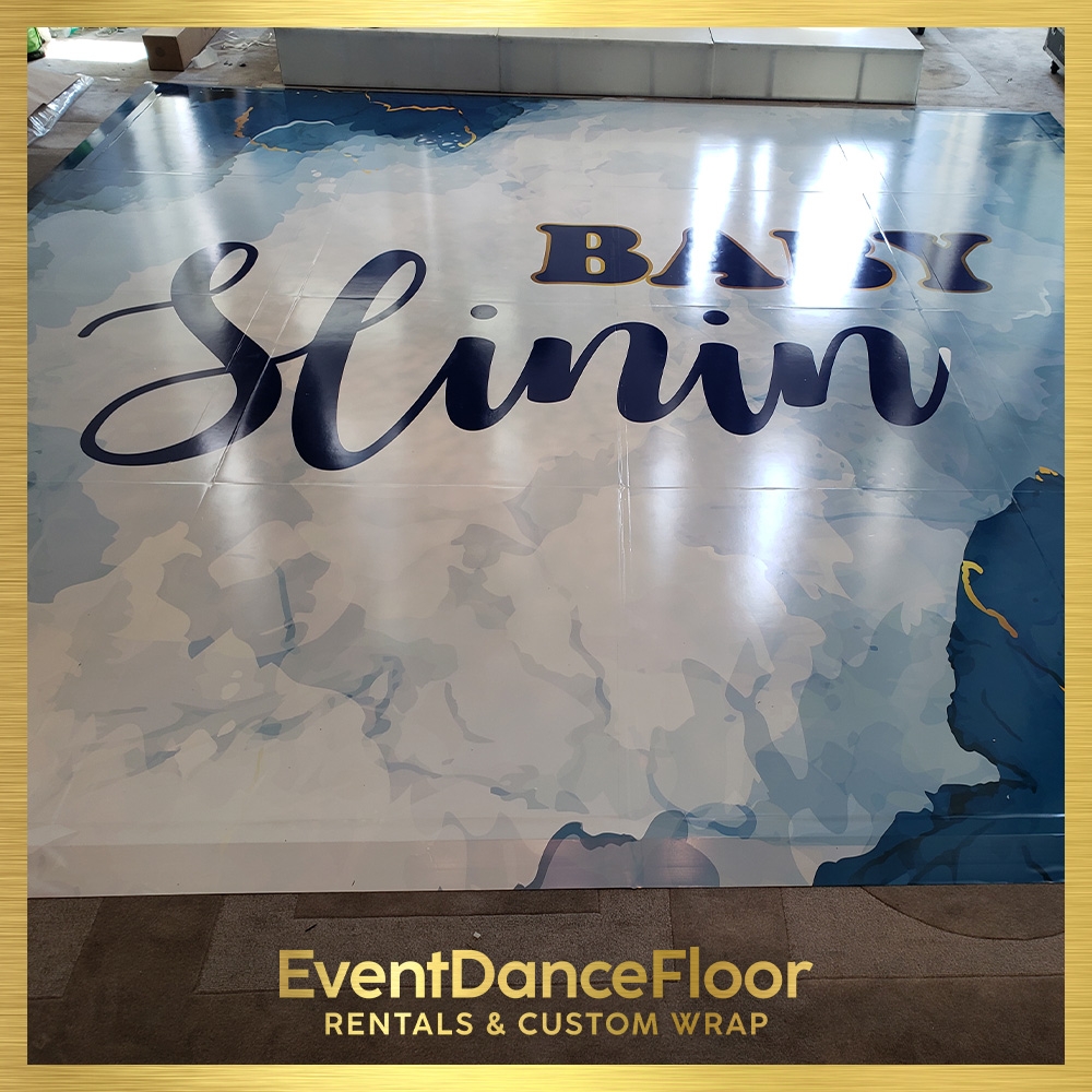 Can I customize the size of the parquet dance floor for my event?